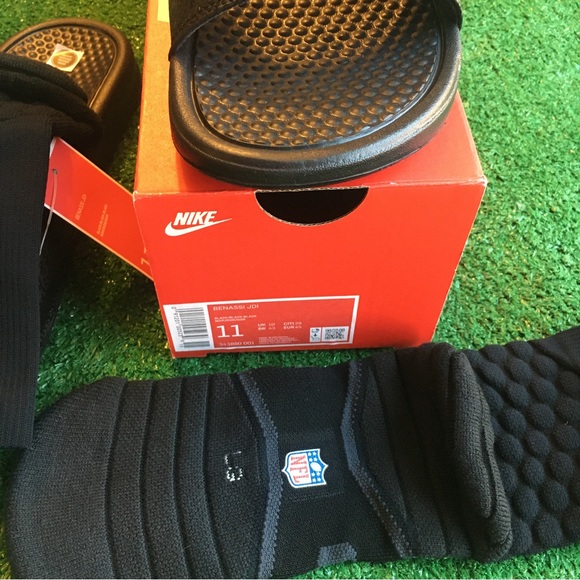 NEW NFL NIKE PADDED CREW AND BENASSI JDI SLIDE COMBO 11 + L BLACKOUT - Picture 4 of 5